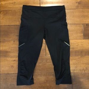 Lululemon crop black running pant size 6